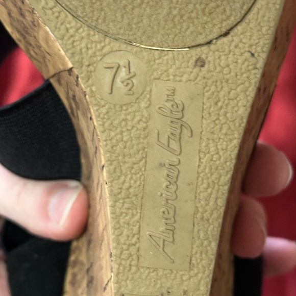 American Eagle Black Strappy Platform Wedge 4” Heels size 7.5 - Picture 5 of 6